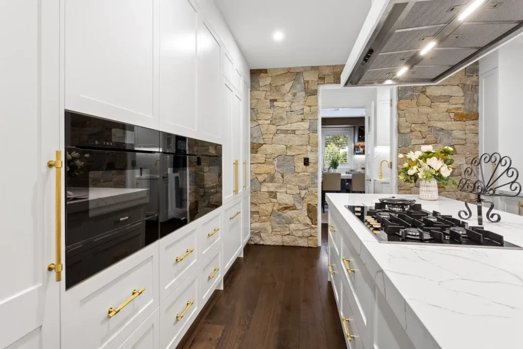 Sophisticated Coastal Kitchen in Terrigal 2 S2U 4680