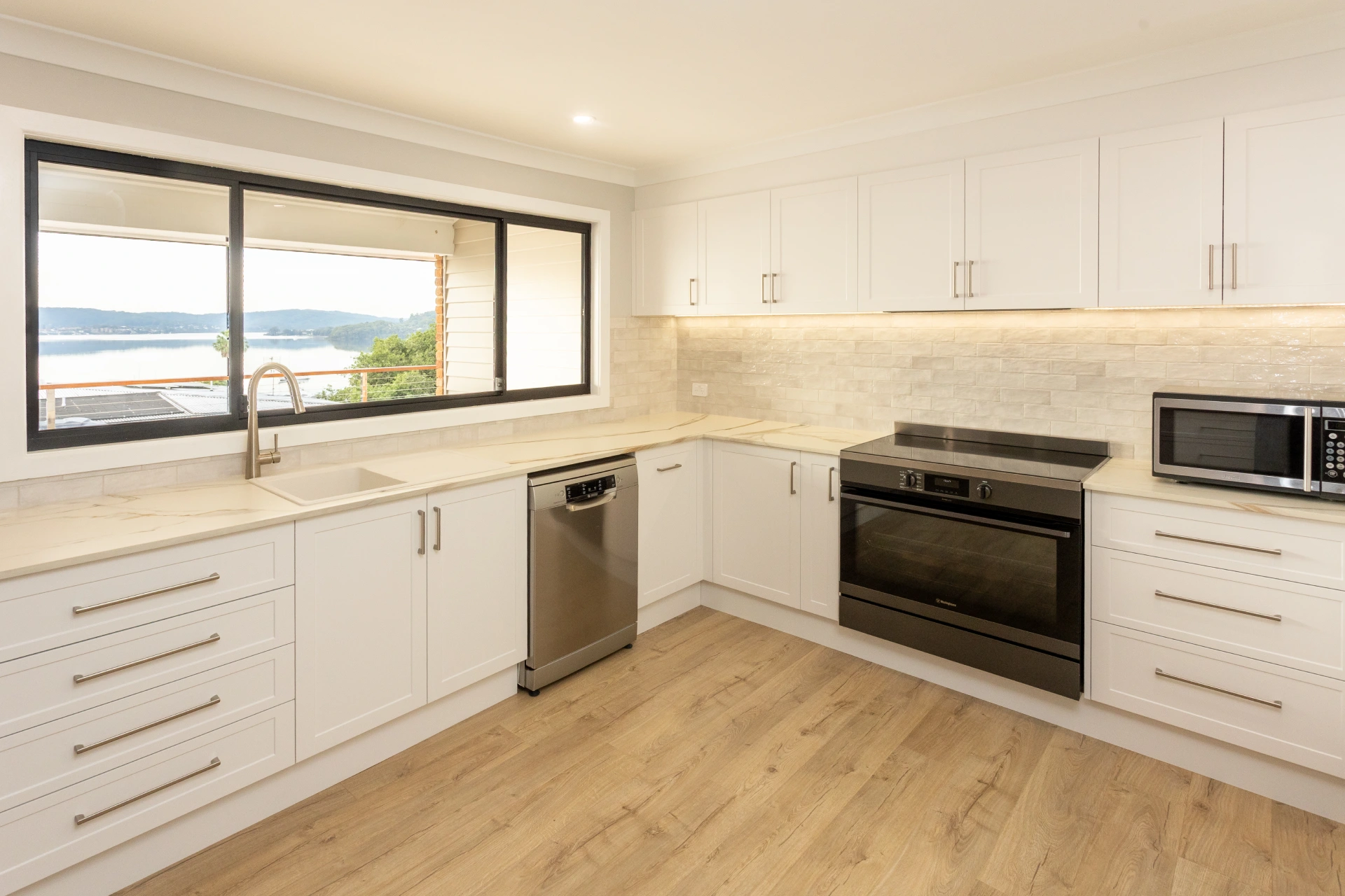 Award-Worthy Hampton Kitchen in Saratoga 1